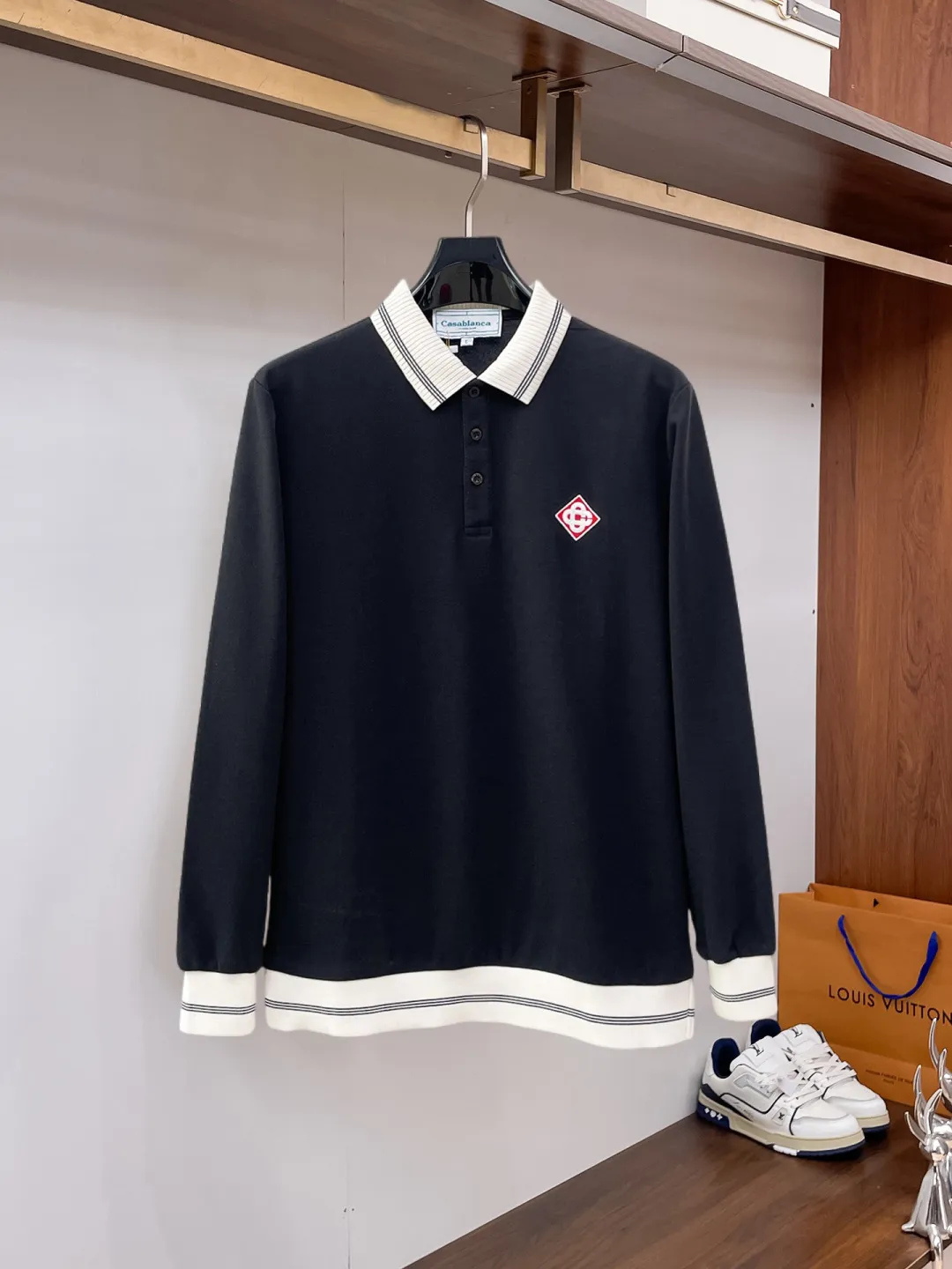 Casablanca New Arrival long-sleeved Polo shirt, original fabric, official Same Style, made of pure cotton pique fabric, custom-made in the same vat, feels very comfortable and smooth, very wide and stylish, produced by a first-line brand Factory, imported Behringer embroidery machine, embroidery is full and textured, collar and collar ribs are woven with imported yarn, will not deform after long-term wear, the most New Arrival style in autumn and winter, fashionable and individual, super Versatile and good-looking Very suitable for both men and women. A must-have item for everyone. Size: M-XXXL